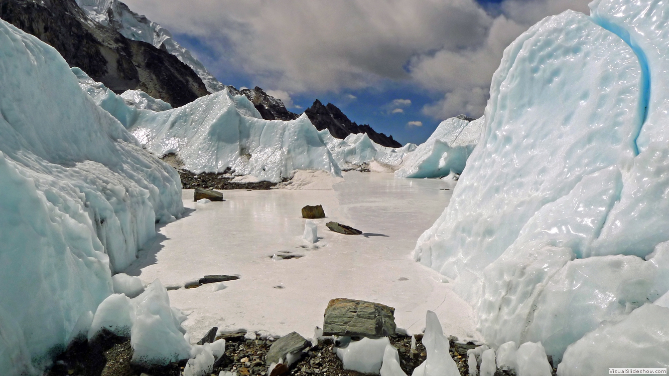 24 Khumbu Ice Fall