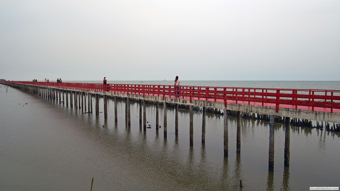 Red Boardwalk, Samut Sakhon